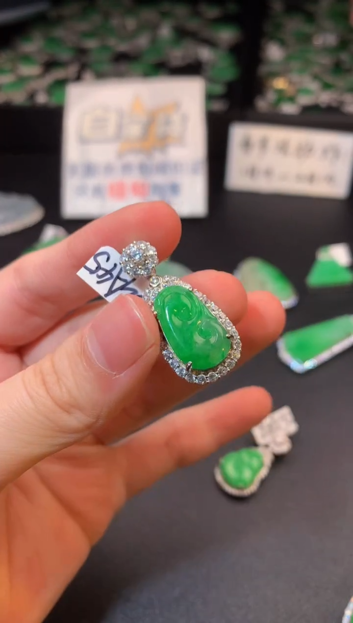 【闪购商品】翡翠颈饰银S925镶嵌翡翠