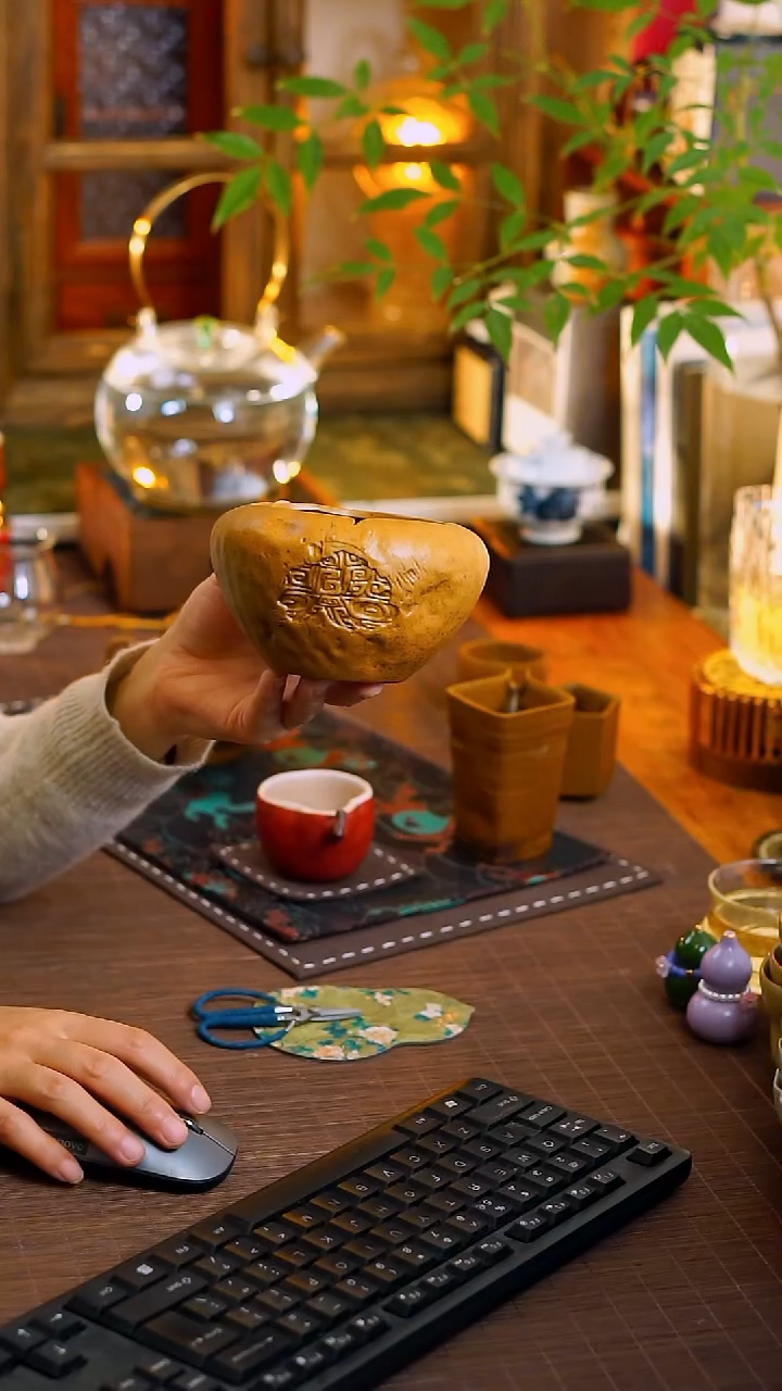 老岩泥酱釉兽纹水洗