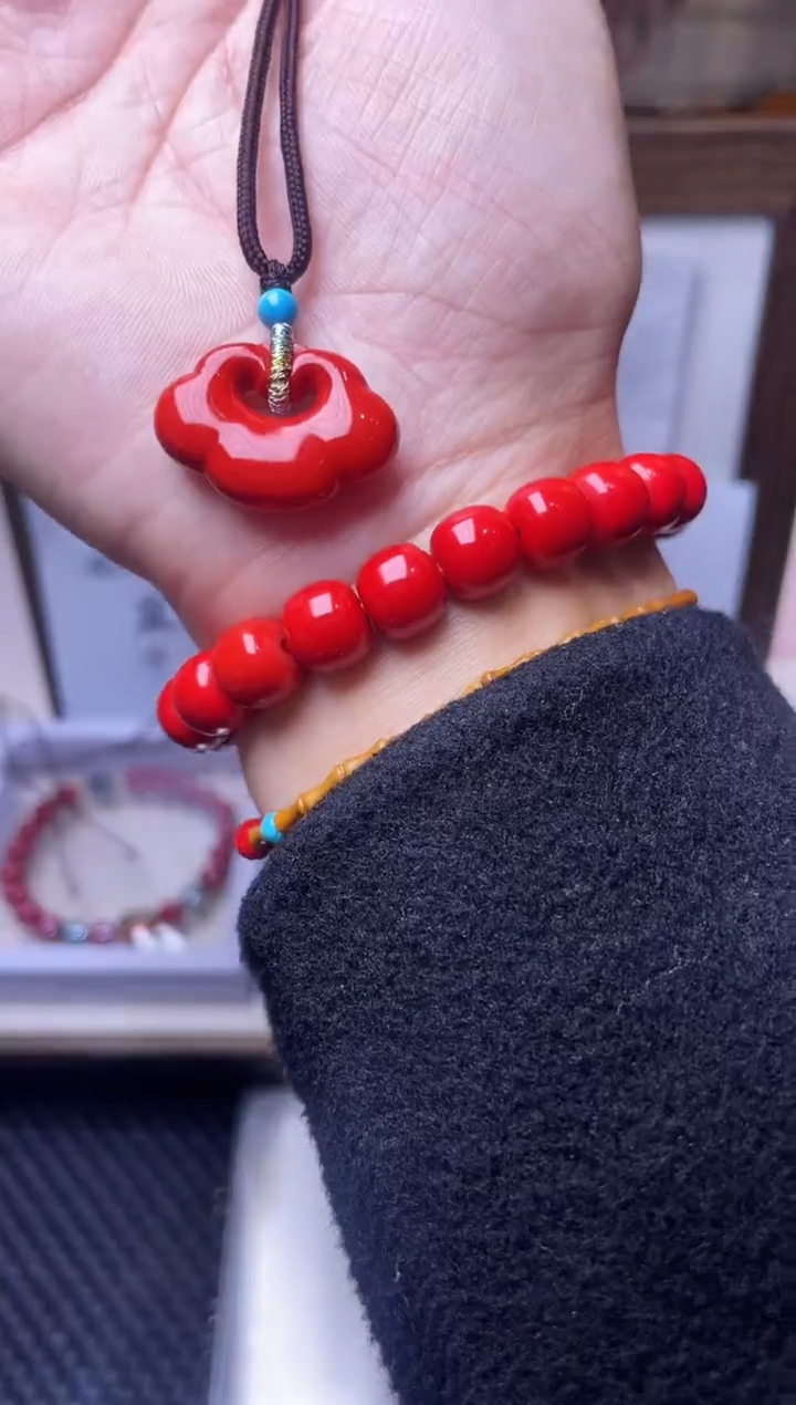 天然辰砂原矿红砂祥云锁