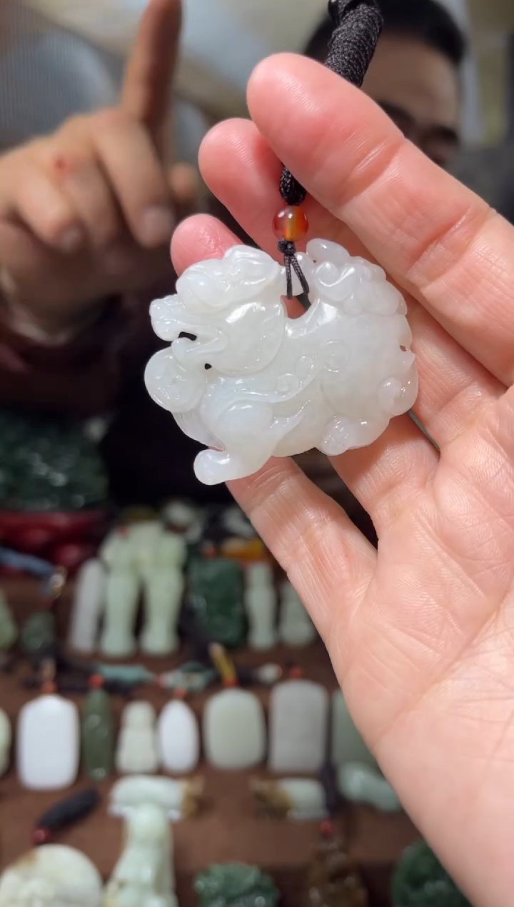 颈饰未镶嵌和田玉·