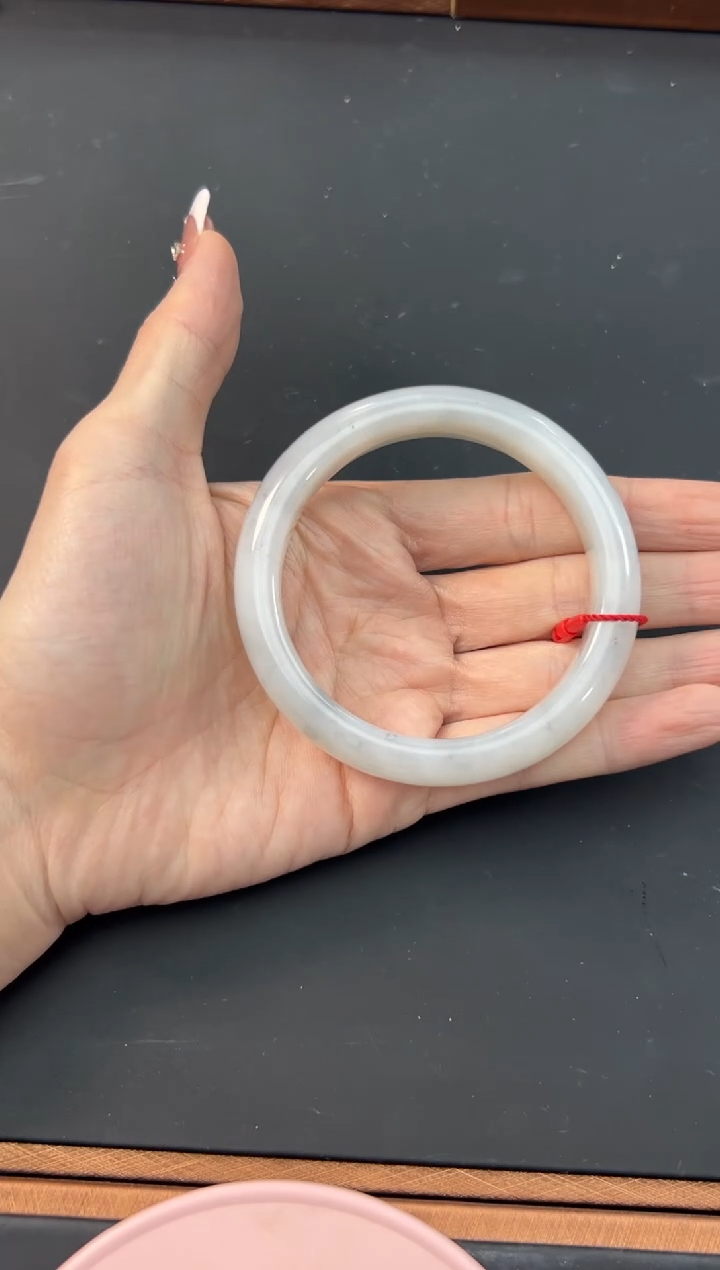 【闪购商品】和田玉手镯未镶嵌黑山微色差58+手镯