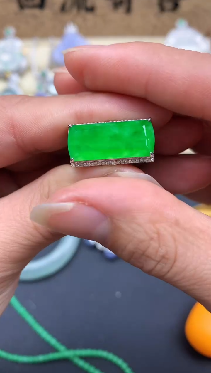 【闪购商品】翡翠戒指18K金镶嵌685-中国好珍宝