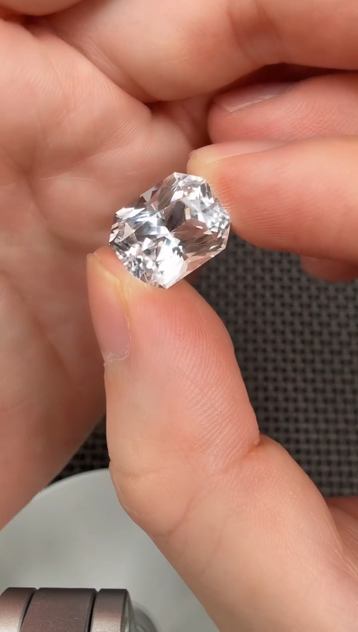 【闪购商品】托帕石裸石未镶嵌雷迪恩10ct-B01189