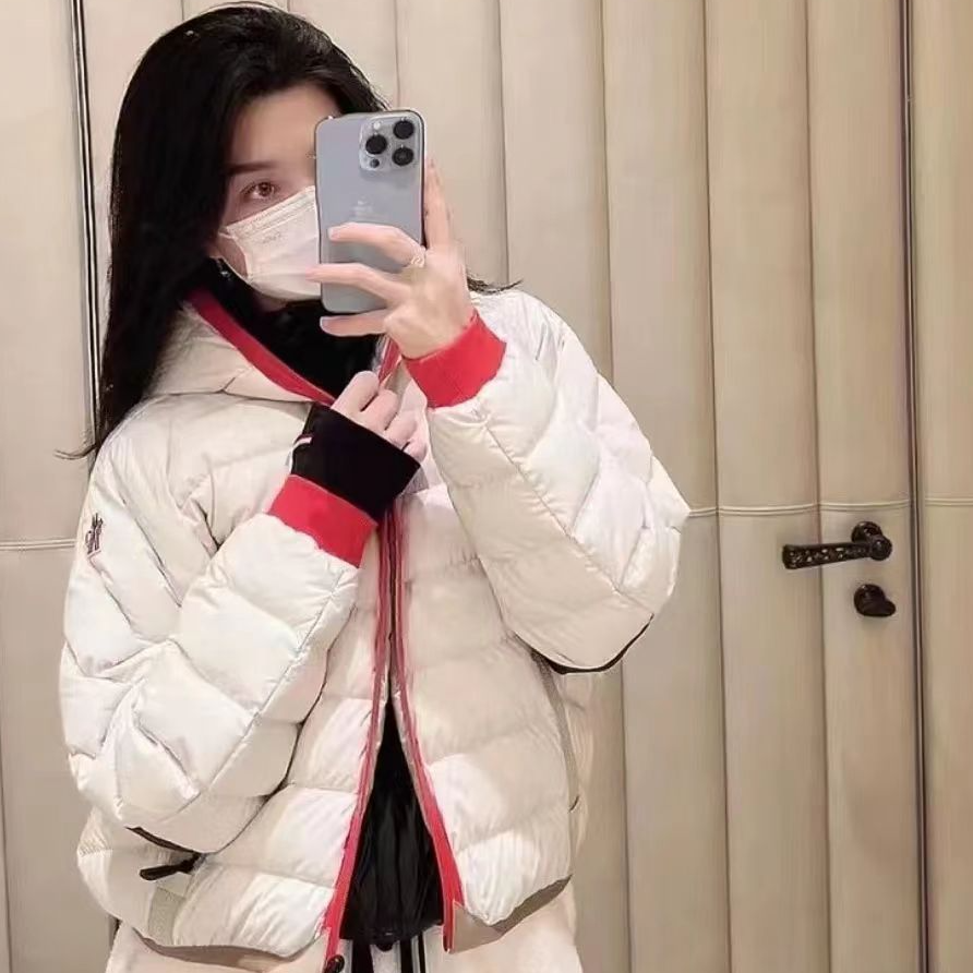 未使用 MONCLER Moncler 连帽长袖羽绒 米色0