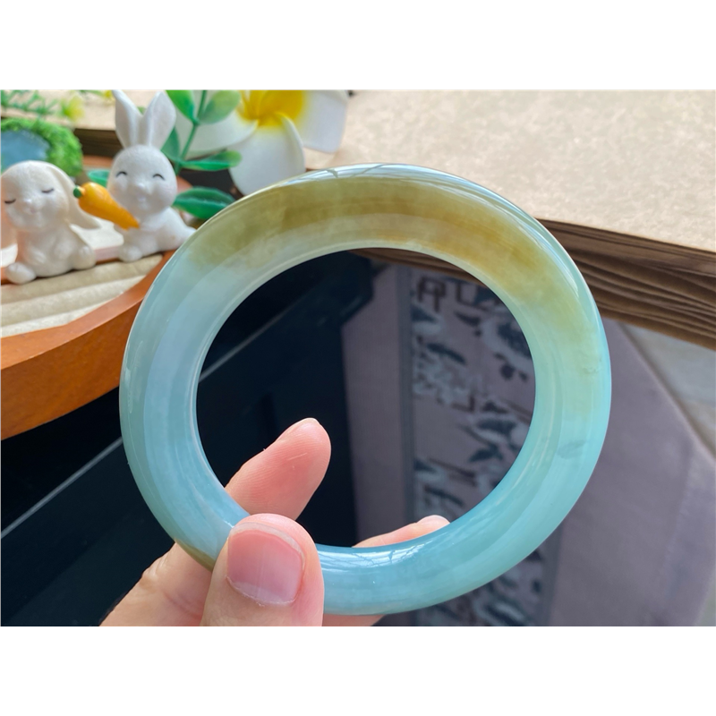 天然翡翠10.01批黄加青双色圆条8810号60.3-12.4-12.天然翡翠手镯