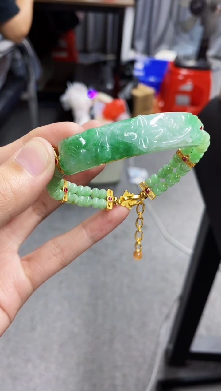 颈饰未镶嵌翡翠手串