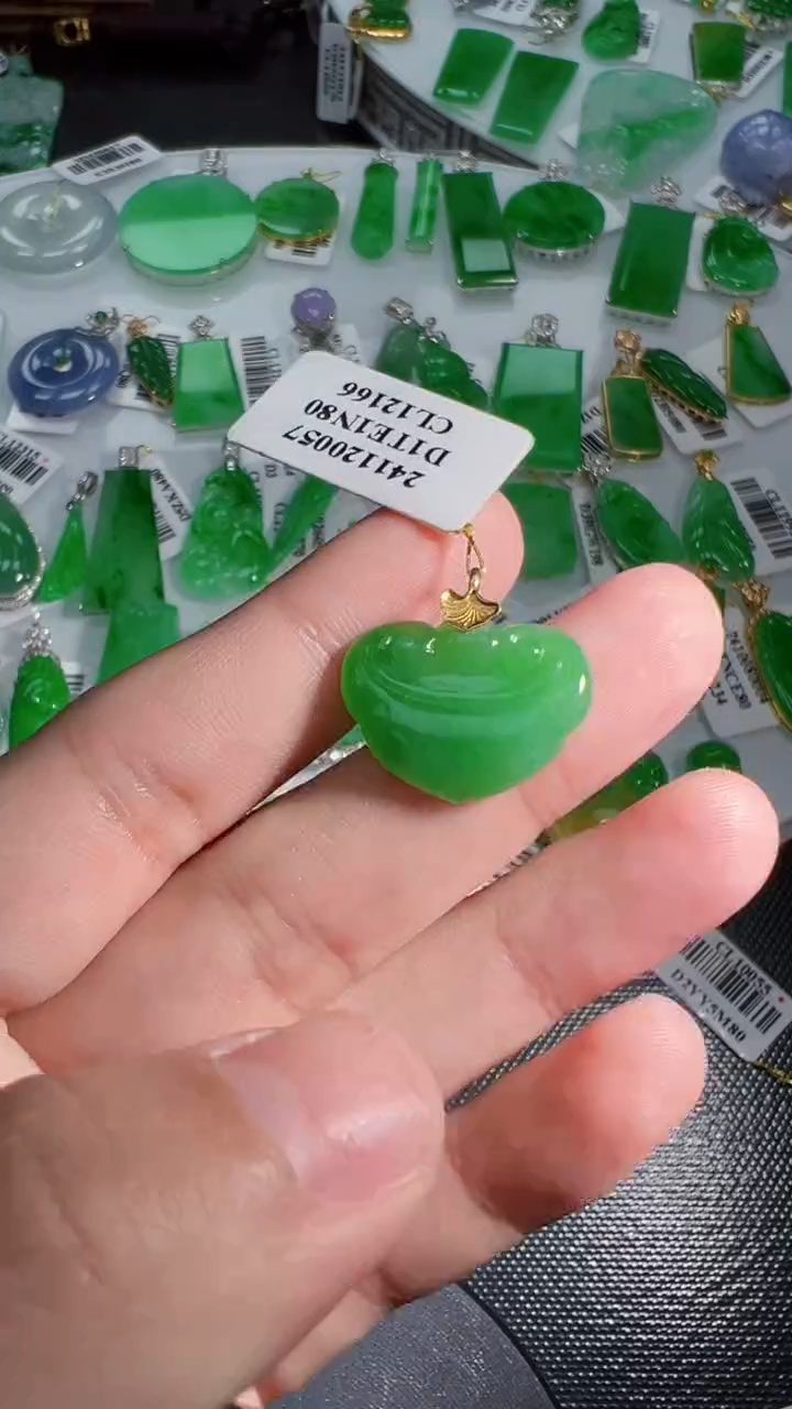 【闪购商品】翡翠挂件未镶嵌我