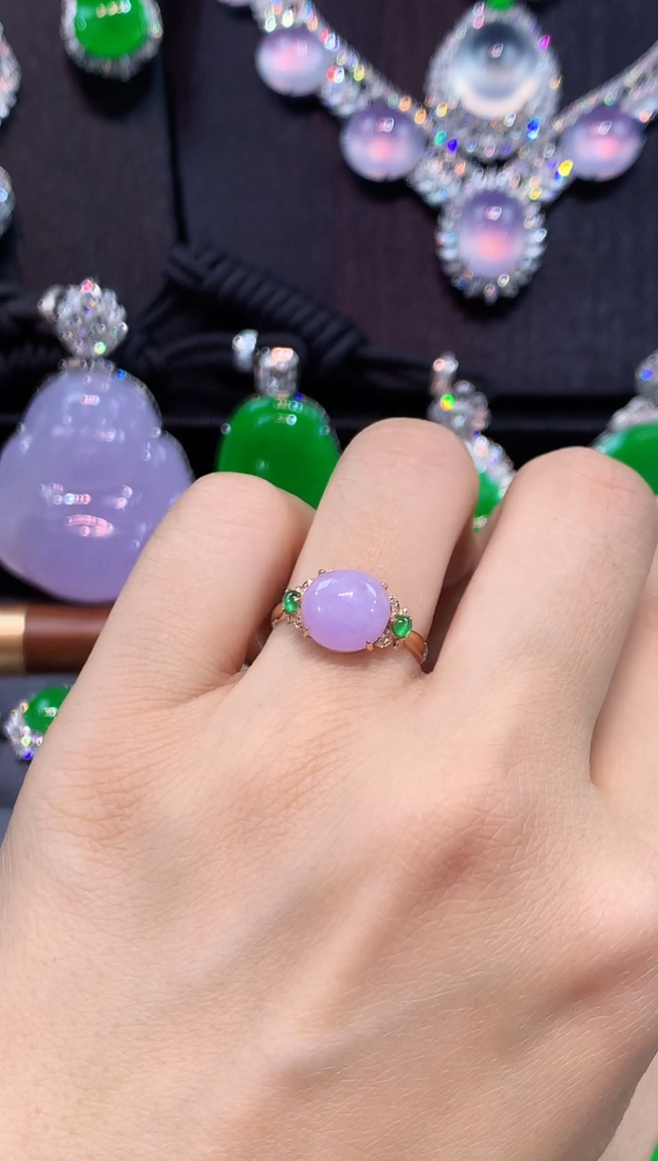 18K金镶嵌戒指翡翠戒指