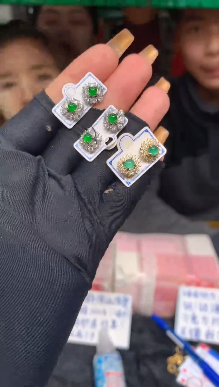 【闪购商品】翡翠耳饰未镶嵌3定制翡翠-多样性发货（发其一）