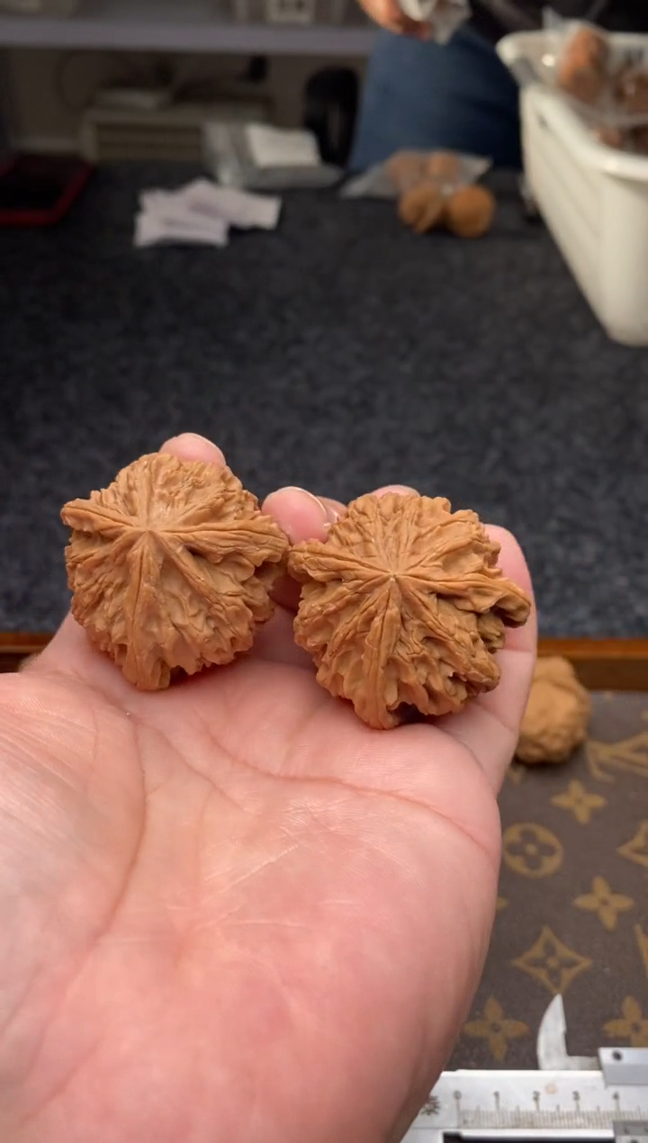 把件文玩核桃B273号三棱40尺