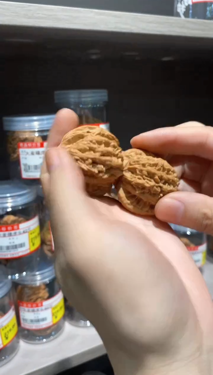 文玩核桃把件全品麦穗虎头42