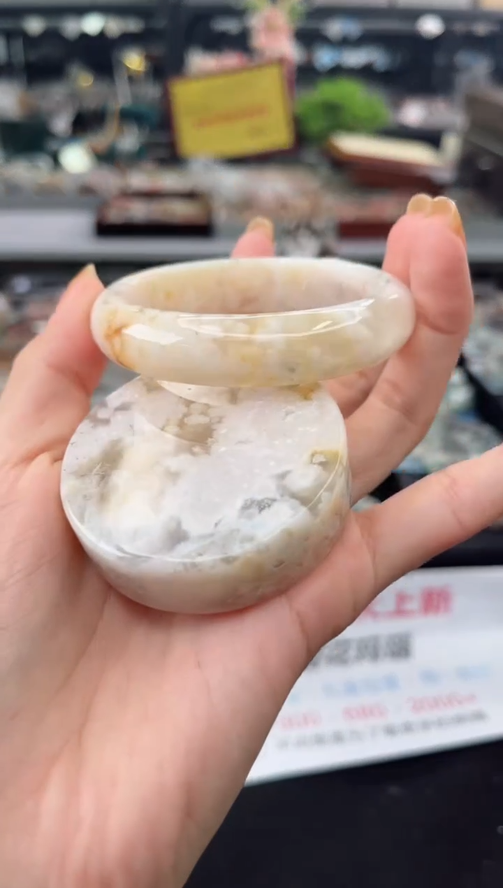 【闪购商品】石英质玉手镯未镶嵌56圈口（赠品镯心）1456204