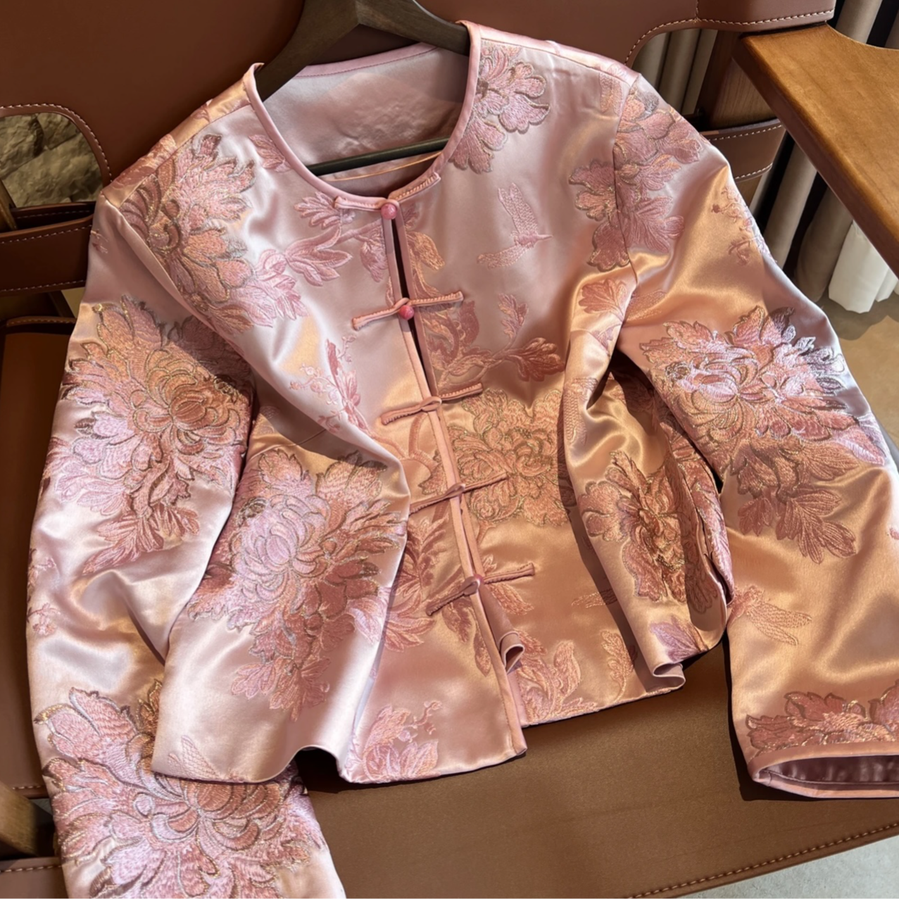 《深圳佐漫》Z0302国色芳华 新中式重工立体刺绣气质春款醋酸外套