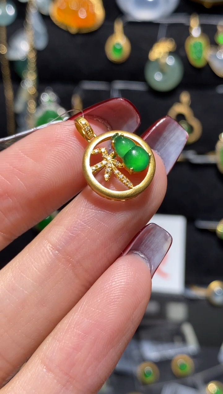 【闪购商品】翡翠颈饰18K金镶嵌吊坠