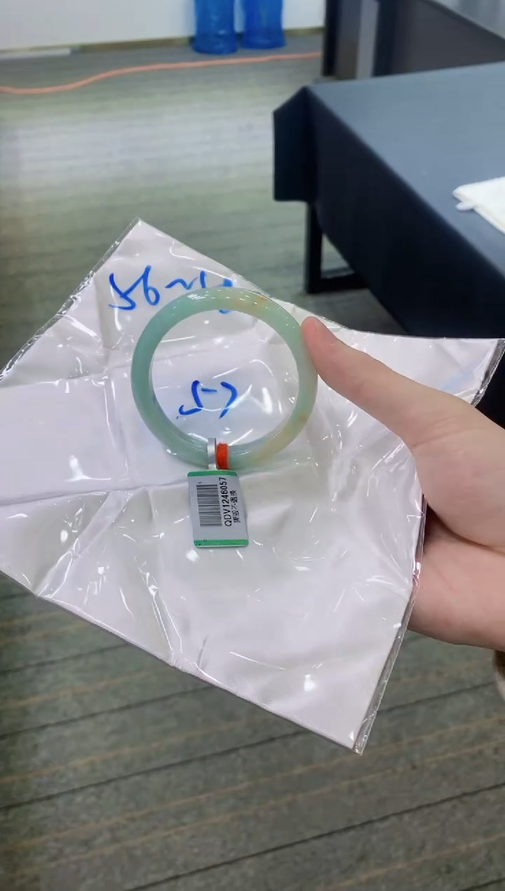 【闪购商品】翡翠手镯未镶嵌