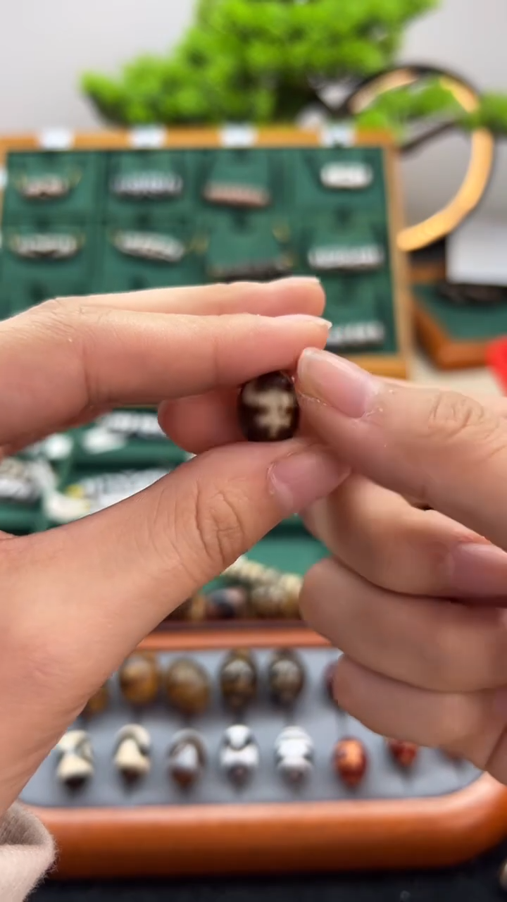 玛瑙/玉髓（覆膜）颈饰未镶嵌37.（微瑕随机发货）