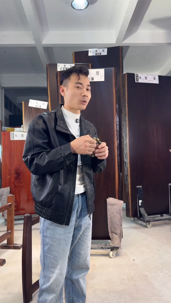 木绿檀手串一个绿檀