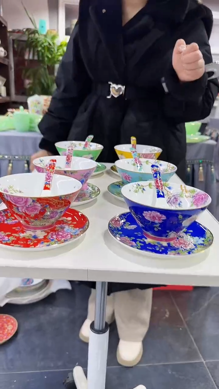 【闪购商品】瓷片 斗笠碗5英寸饭碗混色6个