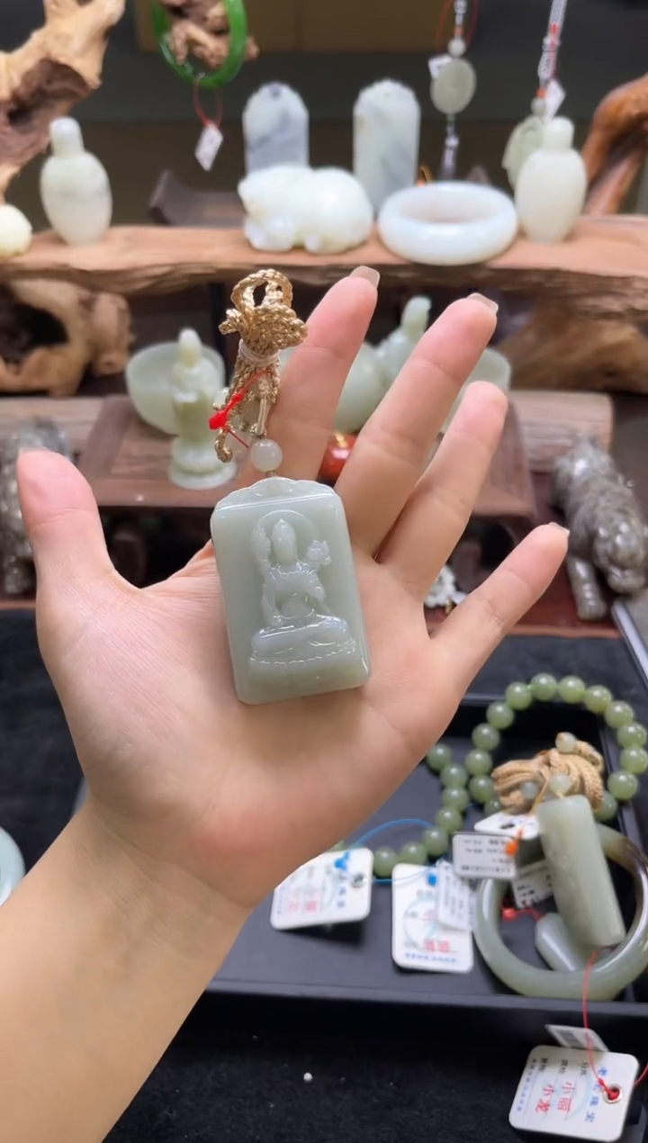 【闪购商品】和田玉吊坠未镶嵌且末青白 文殊观音 9007026