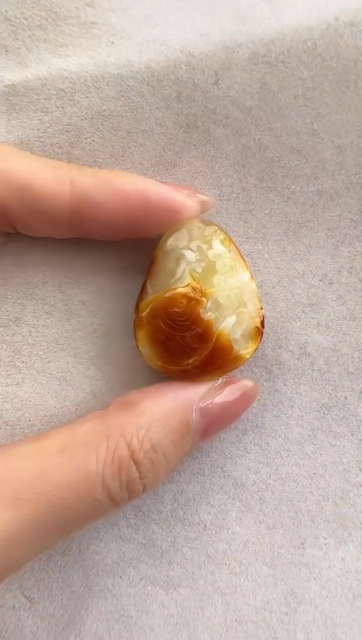 【闪购商品】琥珀裸石未镶嵌10210289-吊坠