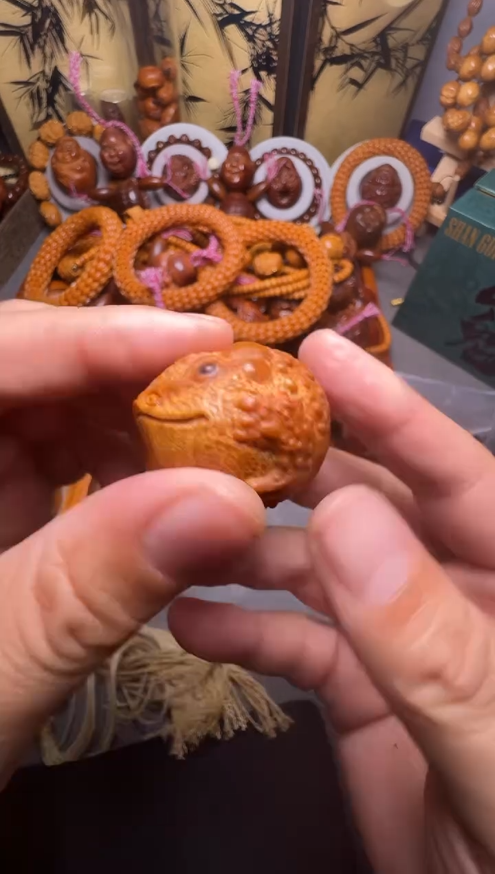 手串橄榄核1***?金蝉一个