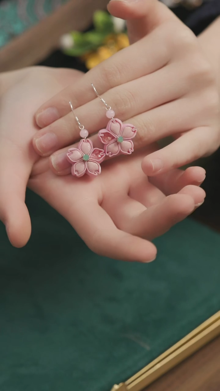 刺绣 【福利】湘传礼 桑蚕丝 非遗绒花耳饰