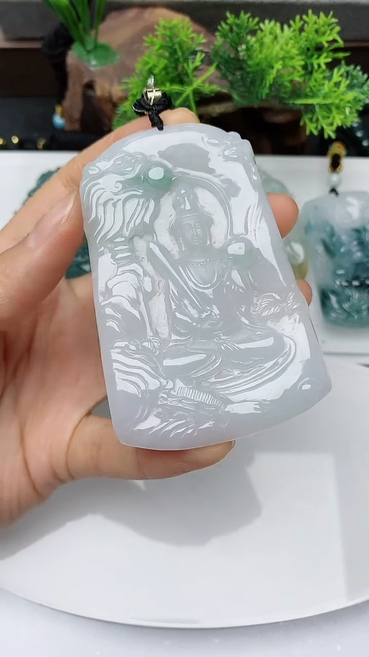 【闪购商品】翡翠颈饰未镶嵌          