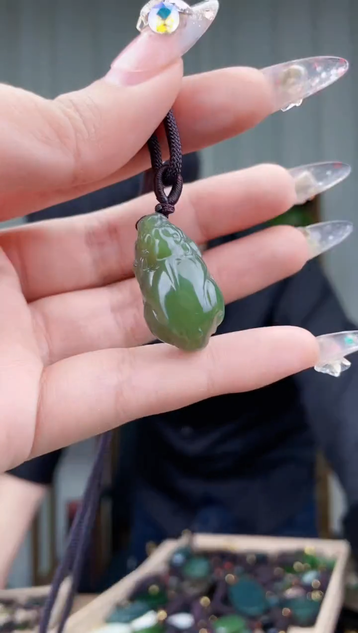 【闪购商品】和田玉挂件未镶嵌拍一发一，多样性发货！