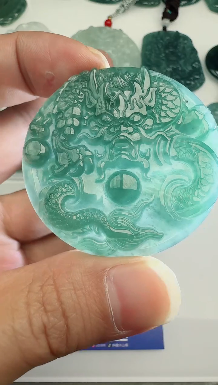 【闪购商品】翡翠吊坠(不含链)未镶嵌多样性随机发其一