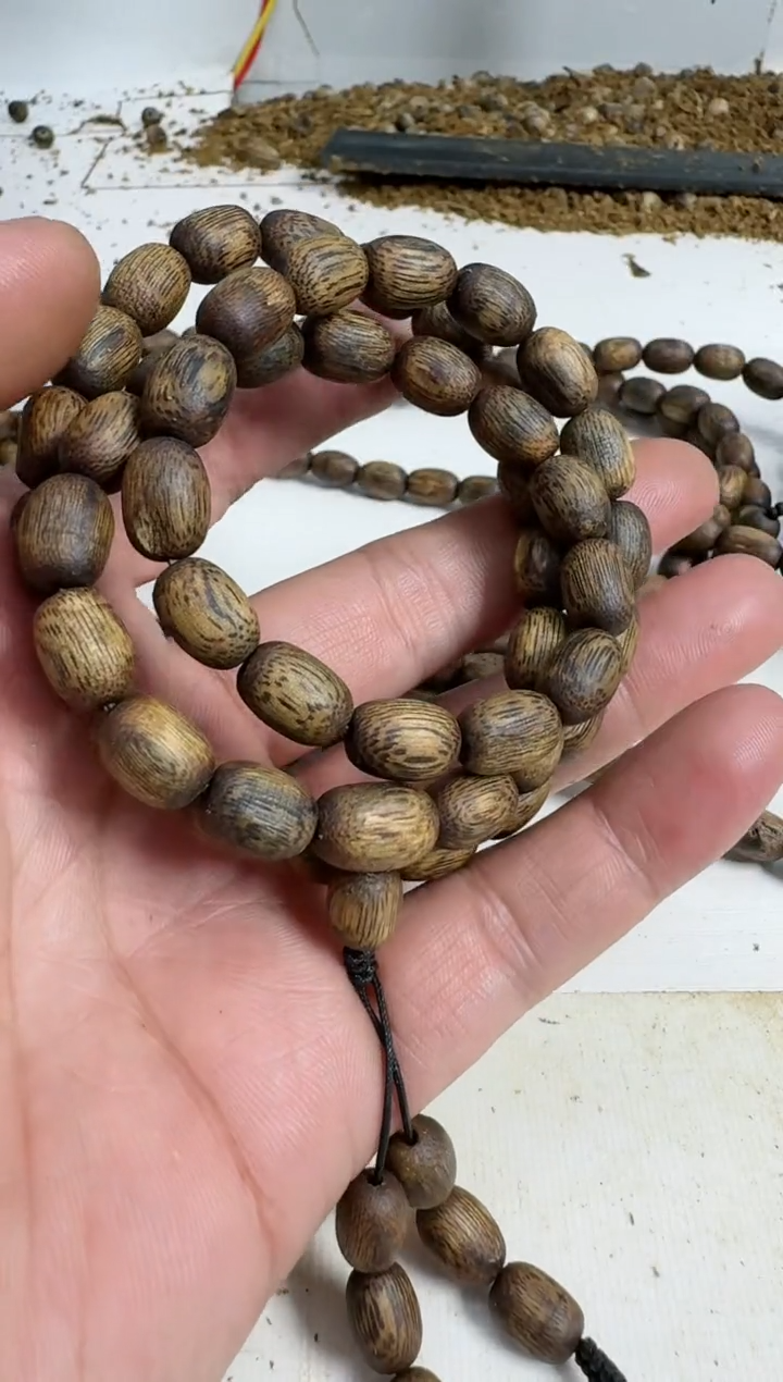 【闪购商品】沉香手串乌身枣形珠18克