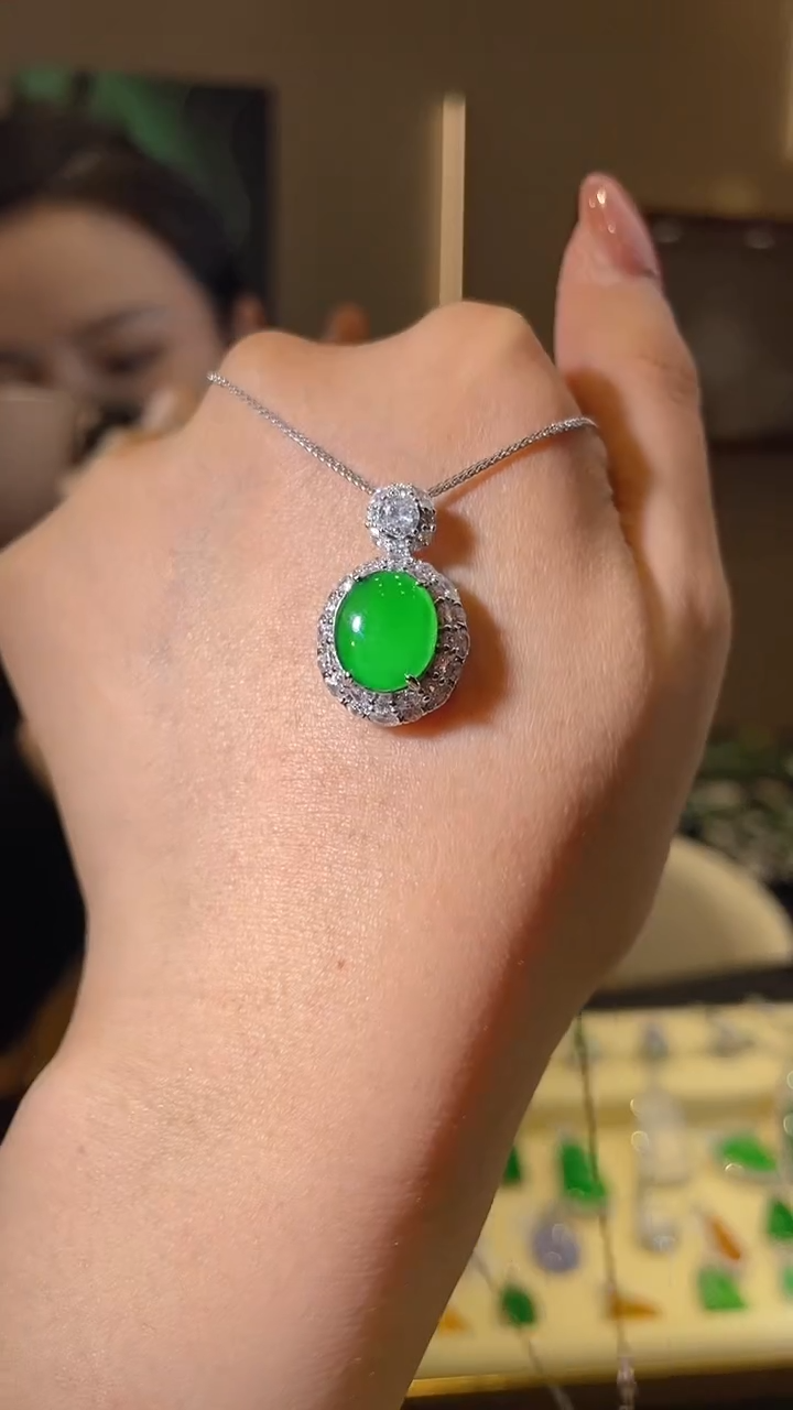 【闪购商品】翡翠吊坠(赠链)银S925镶嵌天然翡翠A货