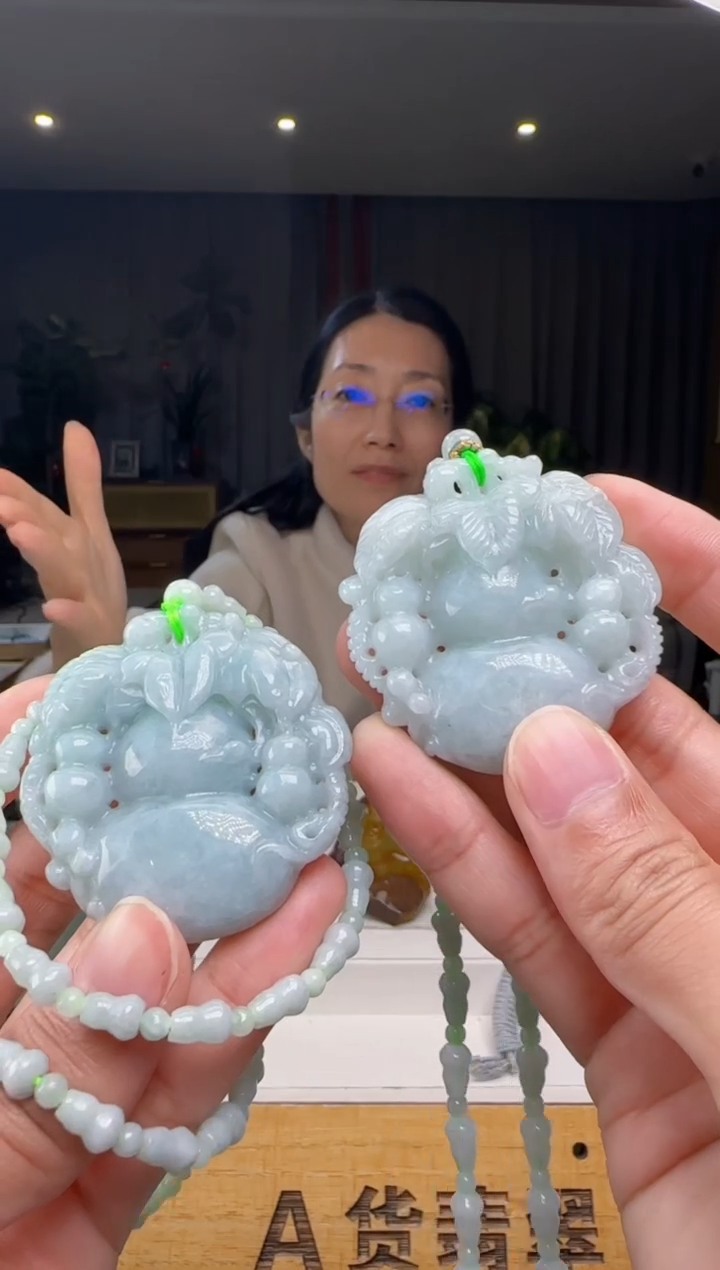 【闪购商品】翡翠吊坠(赠链)未镶嵌一对XM@@WS1WX30113