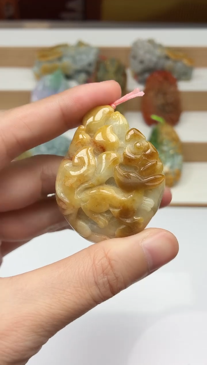 颈饰未镶嵌翡翠牌子
