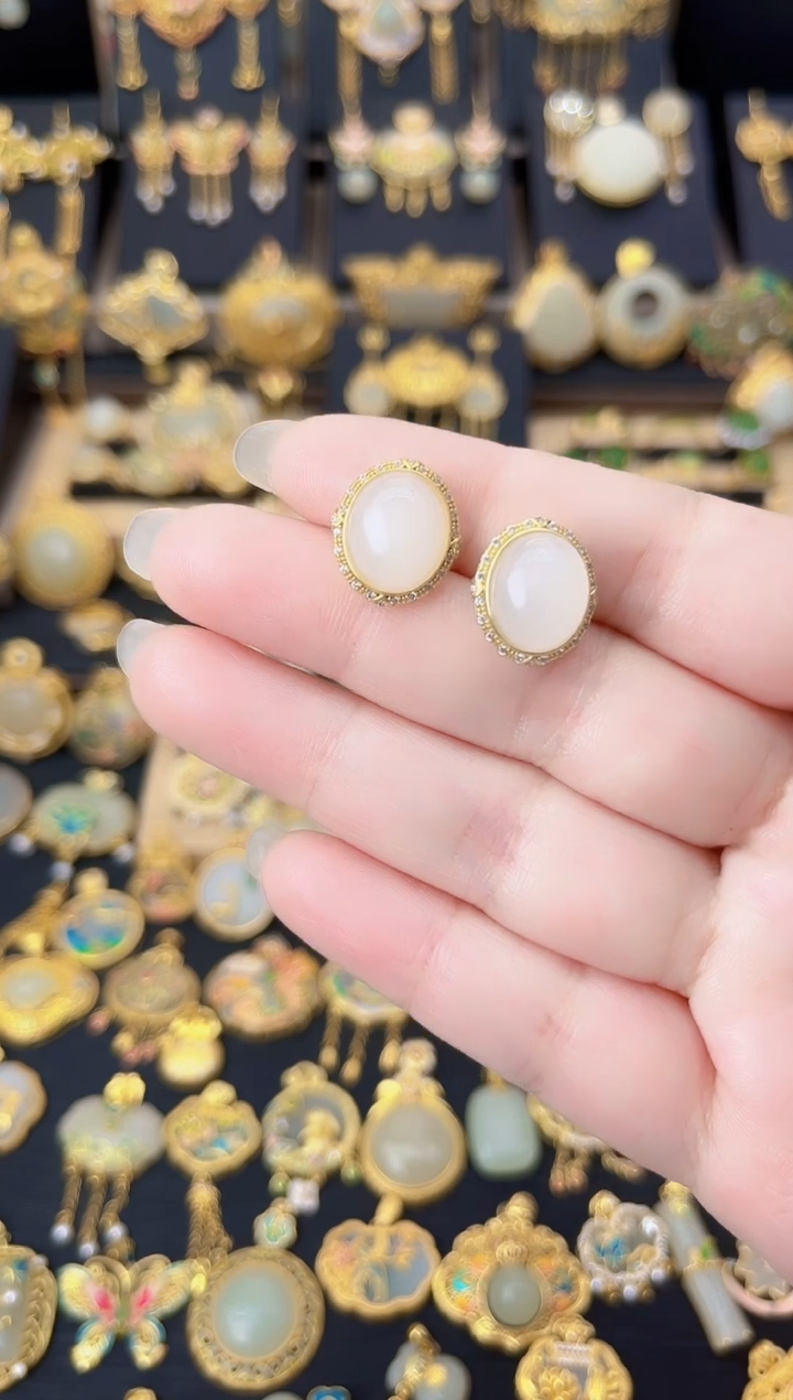 颈饰银S925镀金镶嵌和田玉素款蛋面耳钉