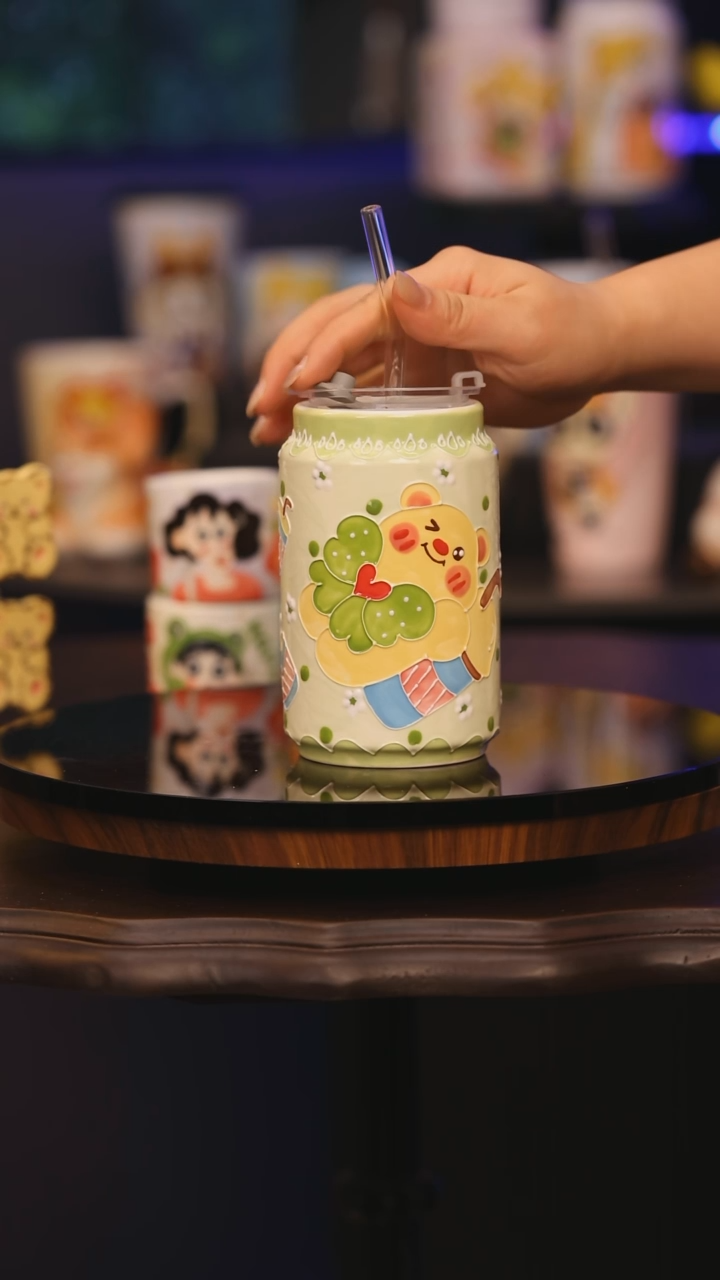 【闪购商品】摆件景德镇釉下彩绘设计师款式陶瓷