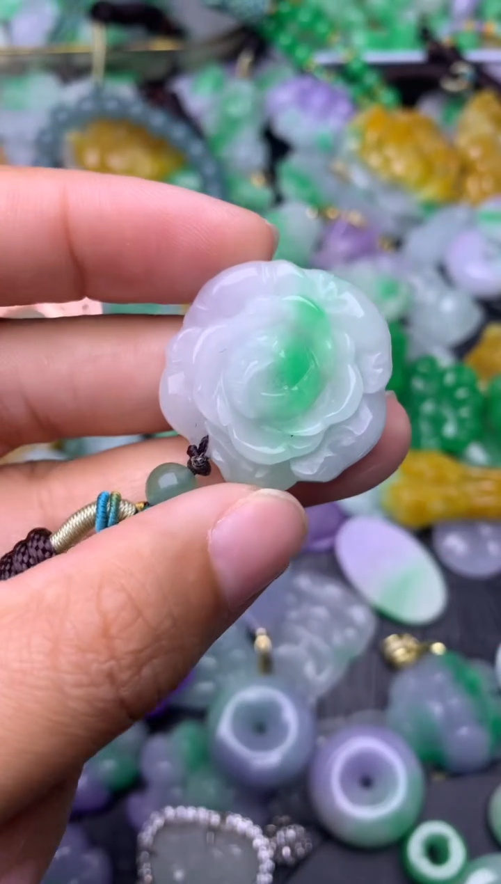 颈饰未镶嵌翡翠缅甸翡翠吊坠