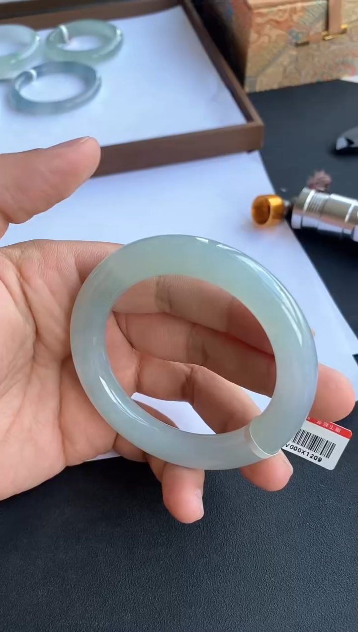 未镶嵌手镯翡翠60号56.6*11.7*11圆条