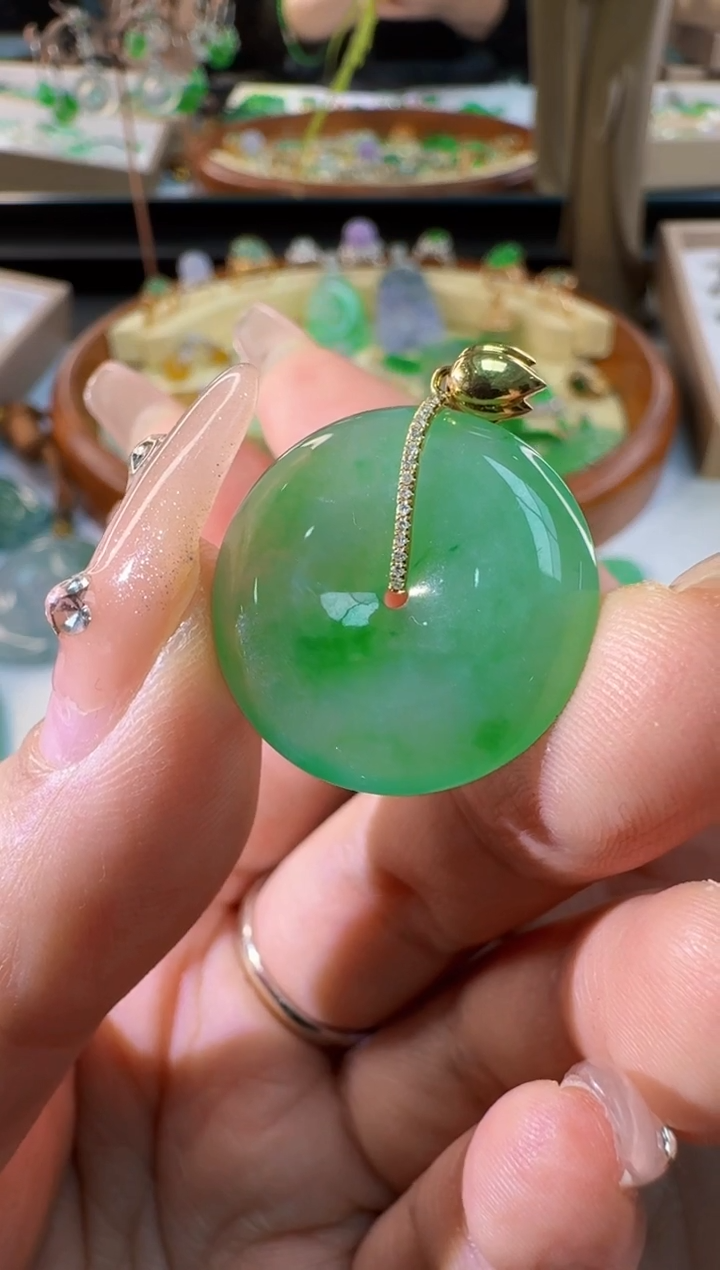 【闪购商品】翡翠颈饰18K金镶嵌缅甸翡翠A货吊坠