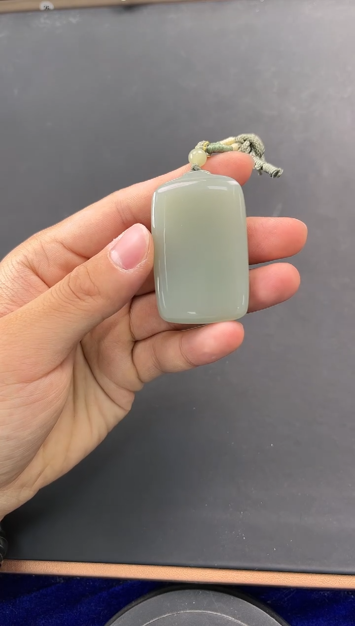 未镶嵌手串和田玉且末青白无事牌微色差 