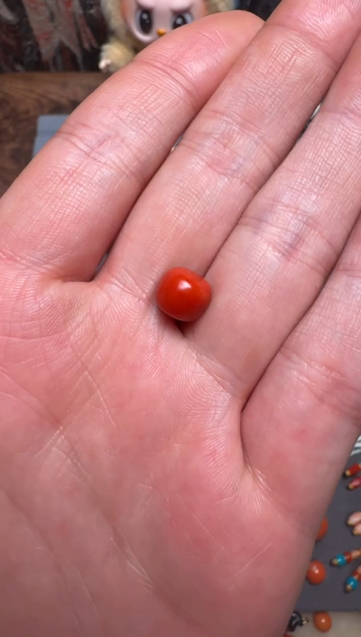 【闪购商品】树脂制品红色单珠