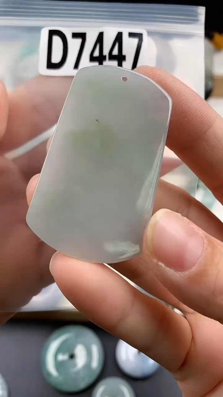 颈饰未镶嵌翡翠天然翡翠吊坠挂件