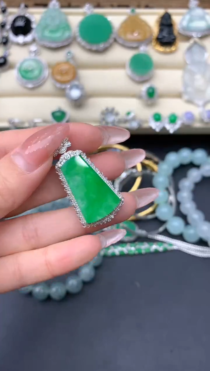 【闪购商品】翡翠颈饰18K金镶嵌405-中国好珍宝