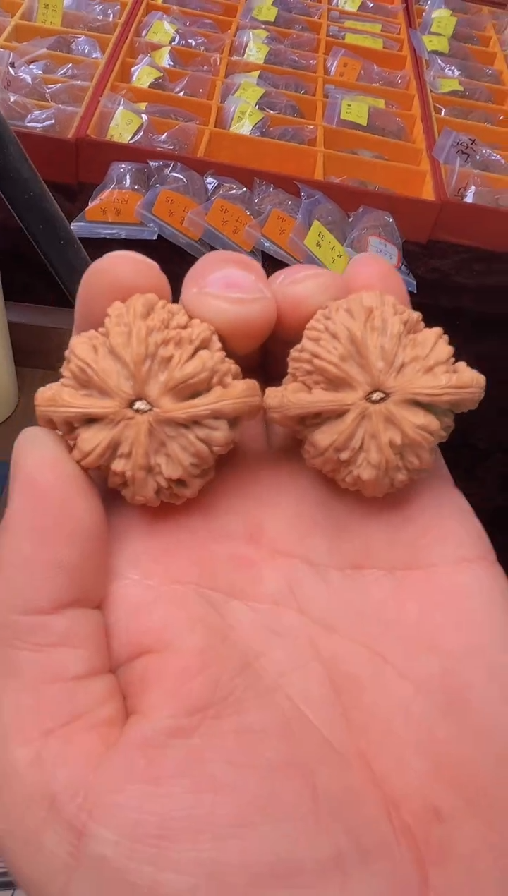 【闪购商品】文玩核桃把件42虎头王