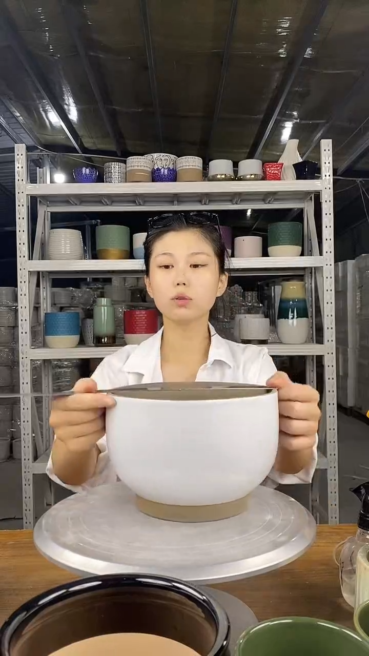 默认打孔陶瓷花盆宽高20-13微瑕