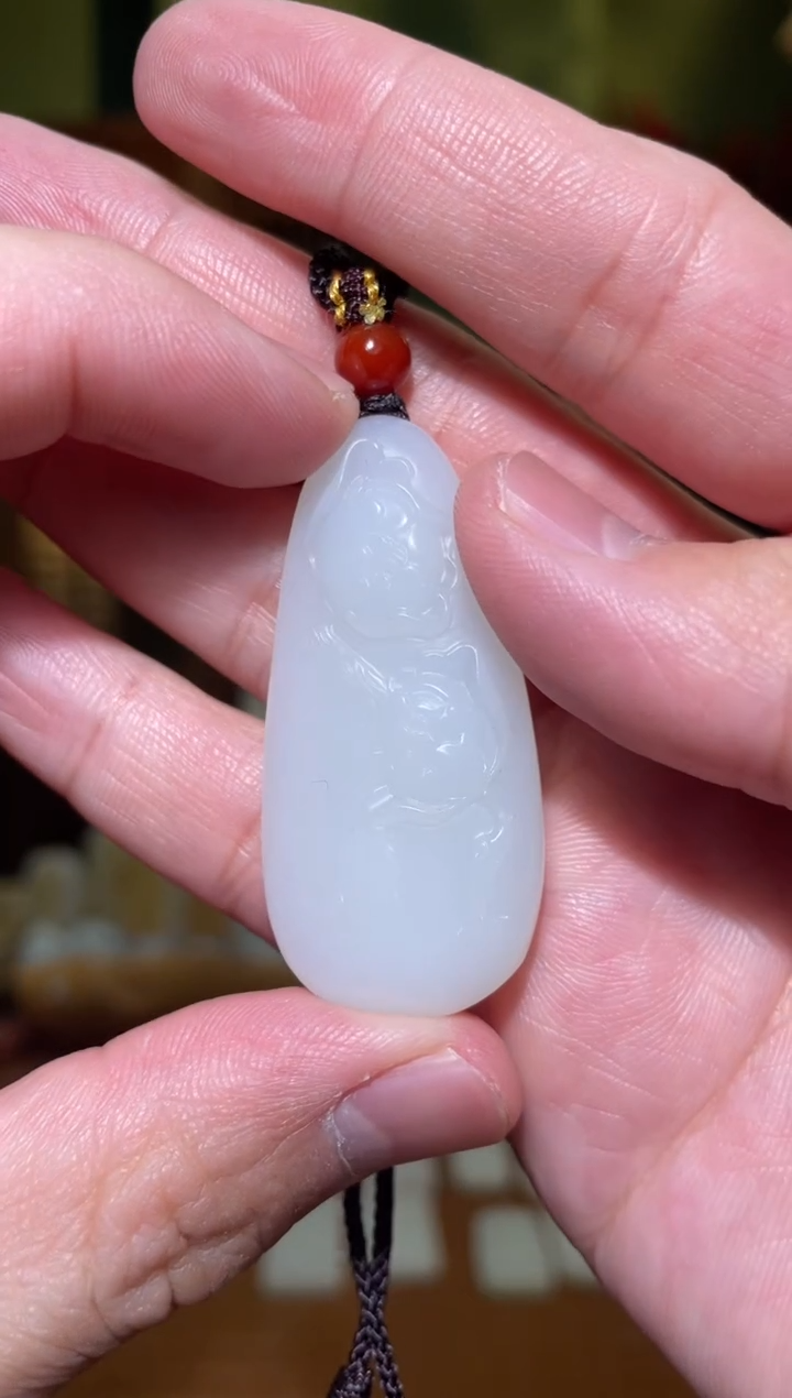 【闪购商品】和田玉吊坠(不含链)未镶嵌牡丹花牌