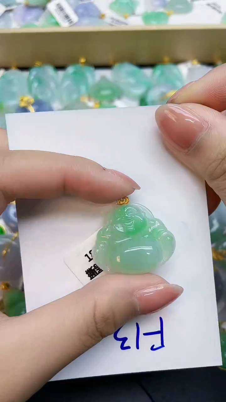 翡翠18K金镶嵌颈饰0000000000