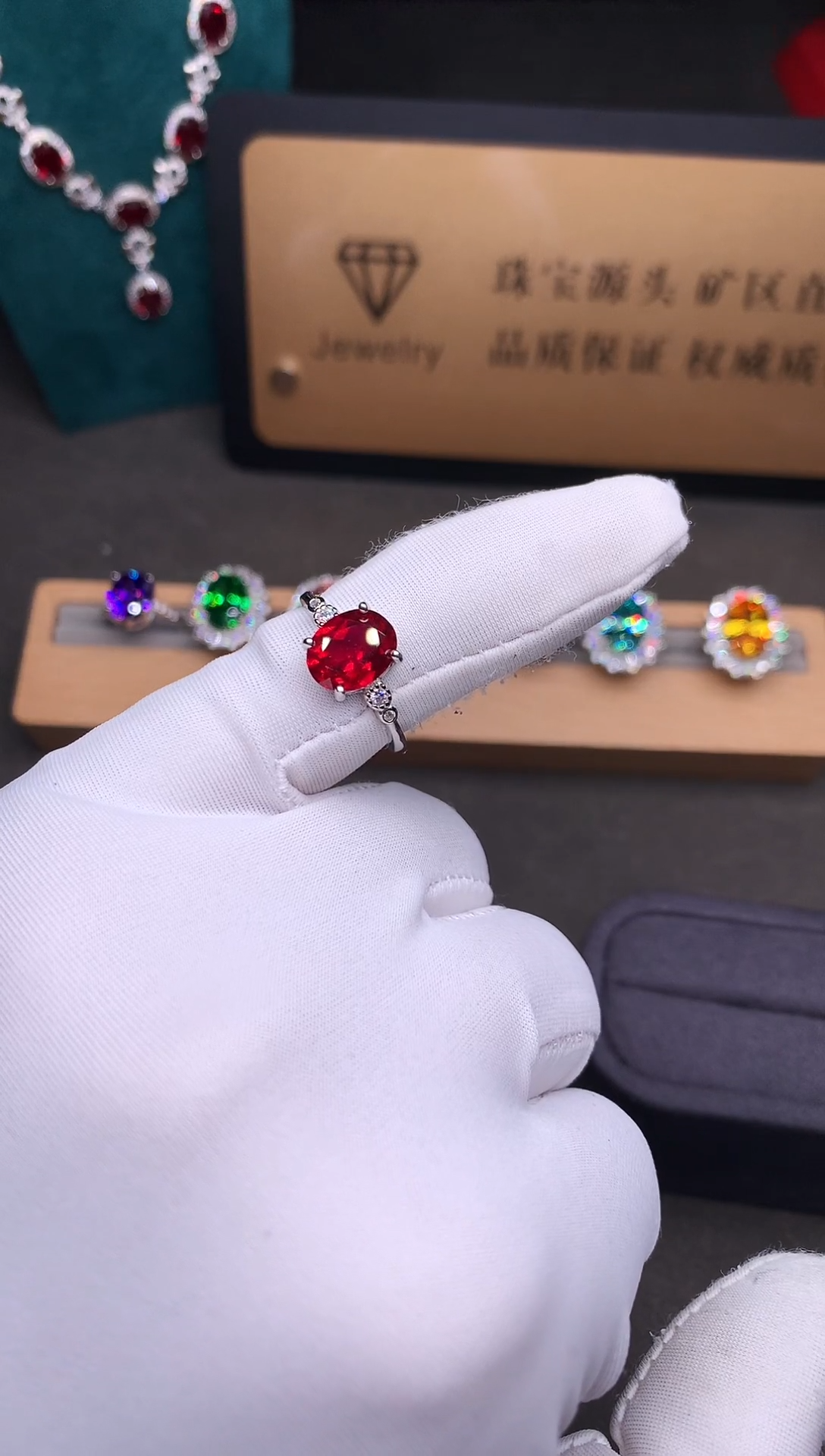 银S925镶嵌戒指红宝石....