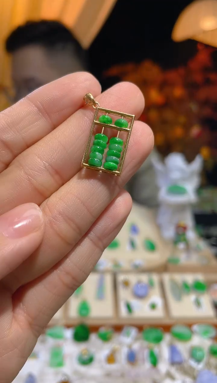 【闪购商品】翡翠颈饰18K金镶嵌假一赔三