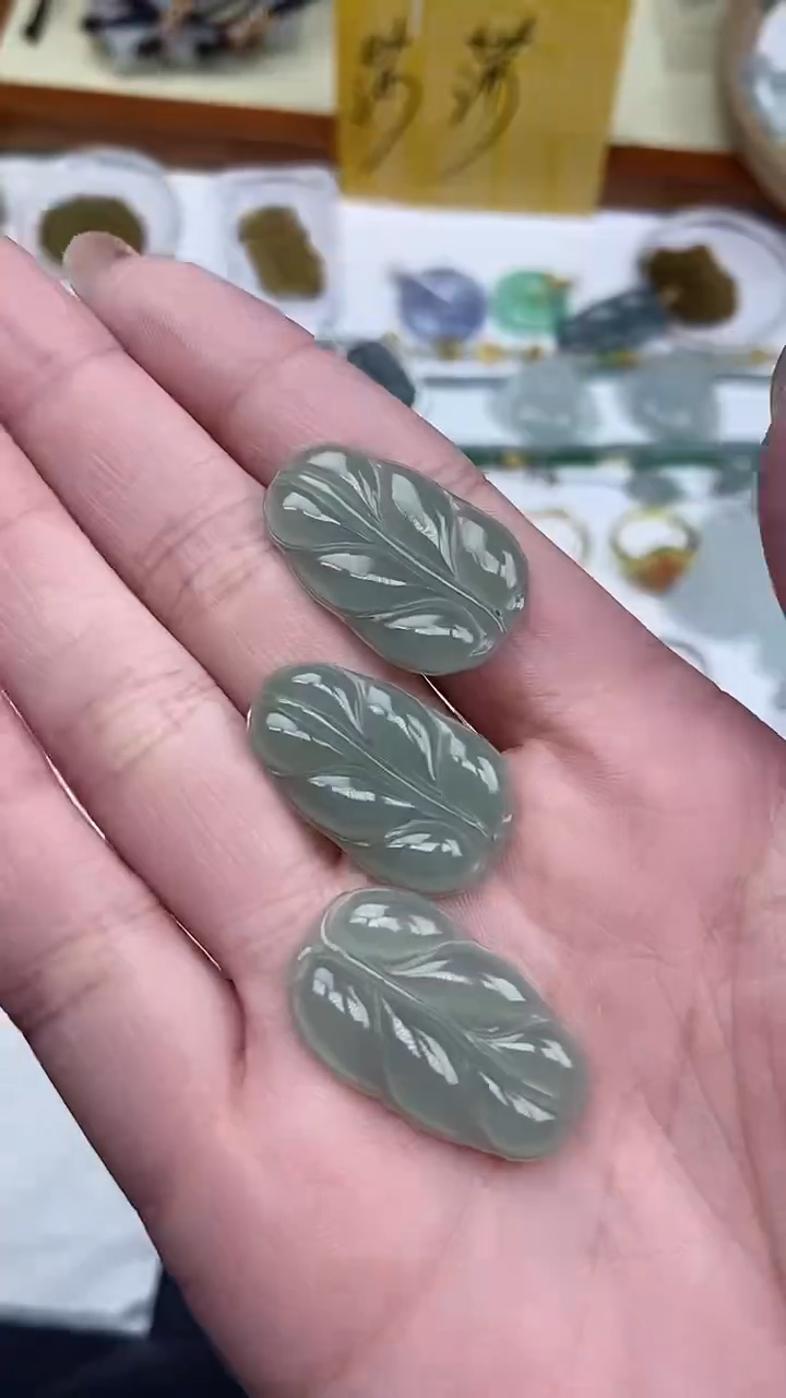 【闪购商品】翡翠吊坠(不含链)未镶嵌天然A货翡翠-吊坠