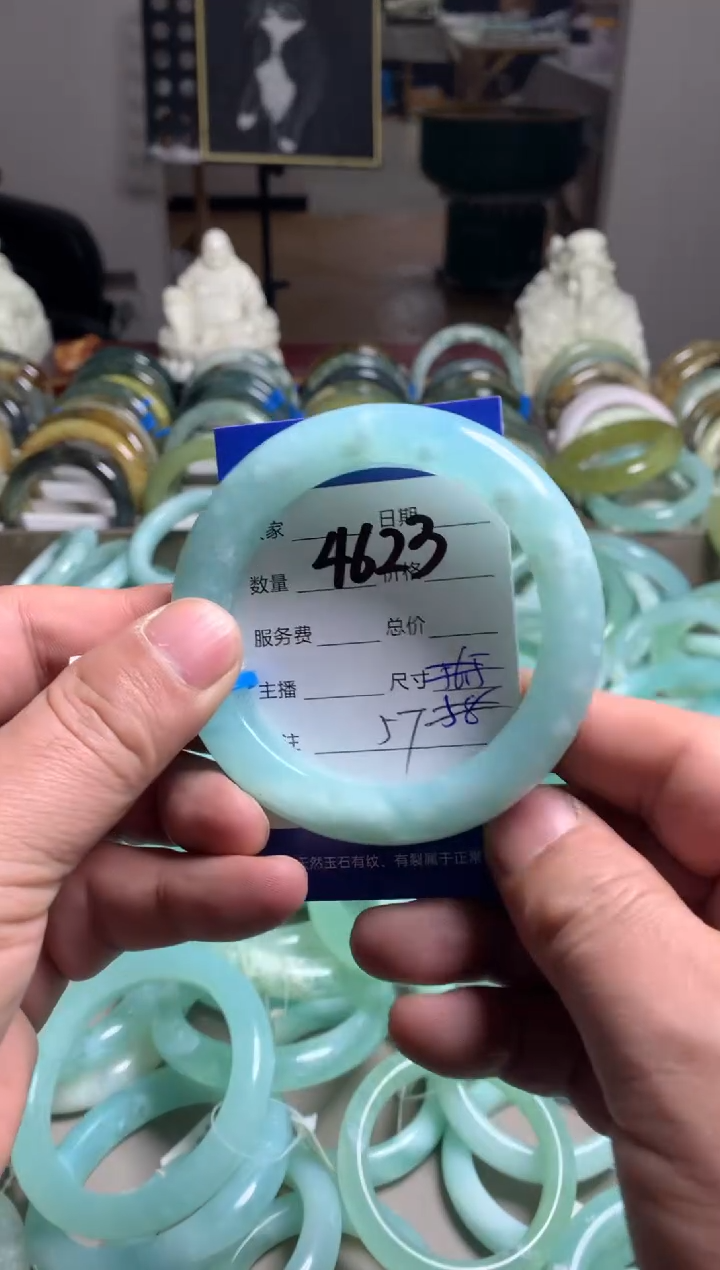 【闪购商品】蛇纹石玉手镯未镶嵌4623